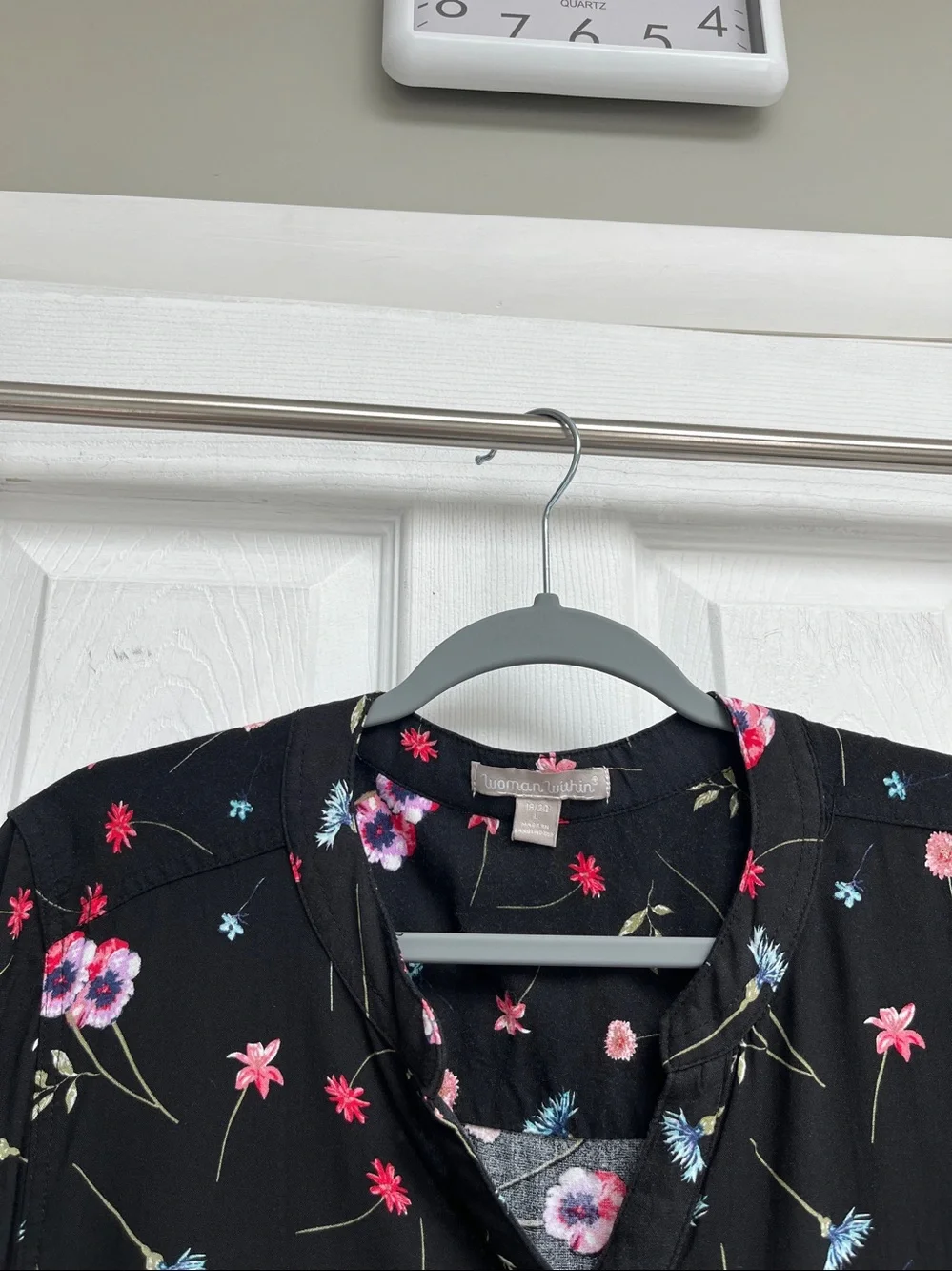Woman Within Black Floral Print Tunic Top Size 18/20